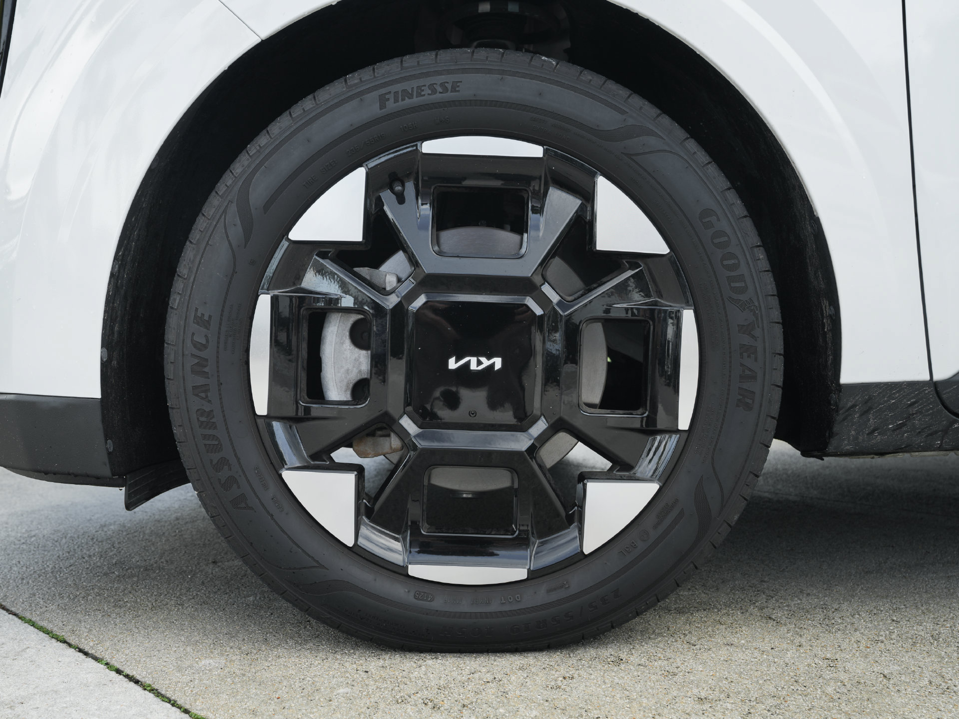 Used 2026 Kia Carnival EX FWD image 18