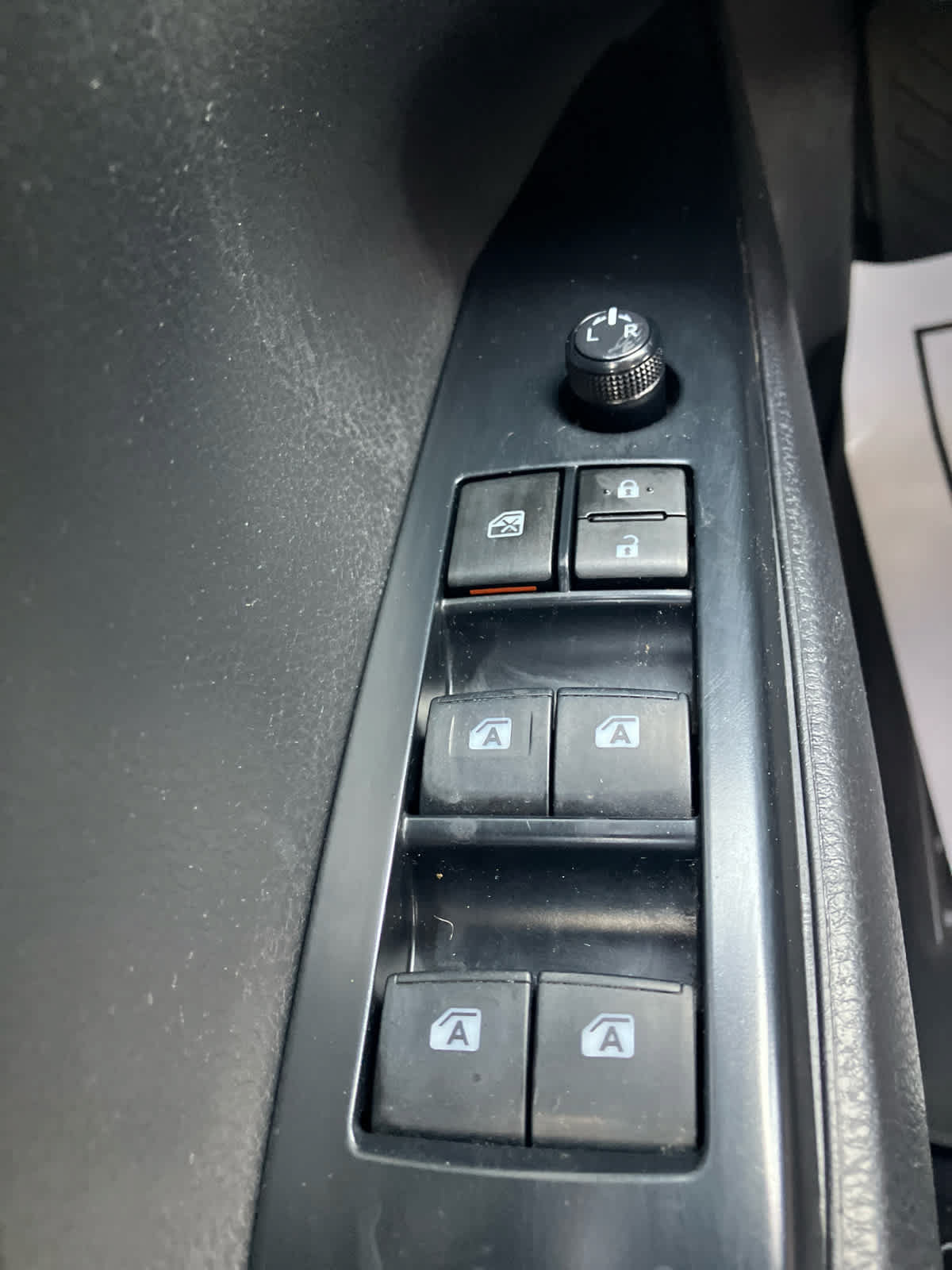 Used 2020 Toyota Camry SE w/ Convenience Package FWD image 12
