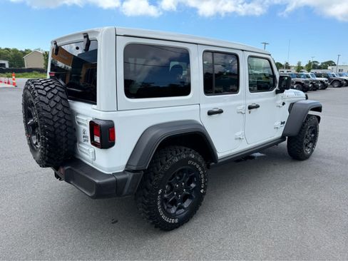Used 2023 Jeep Wrangler Unlimited w/ Sun & Screen Package AWD/4WD image 14