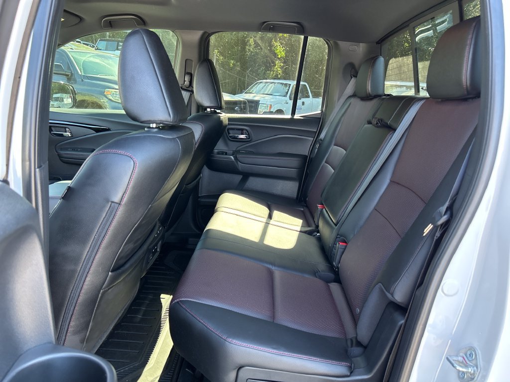 Used 2025 Honda Ridgeline Black Edition image 12