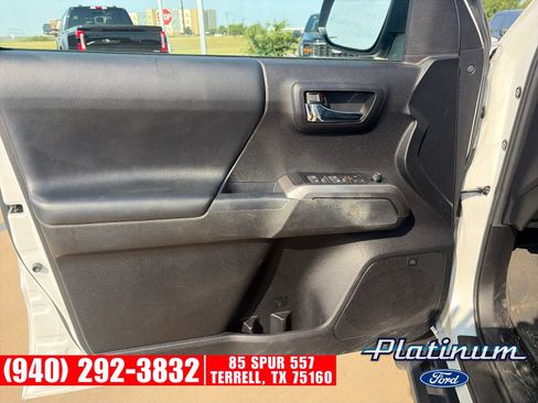 Used 2021 Toyota Tacoma Limited AWD/4WD image 14