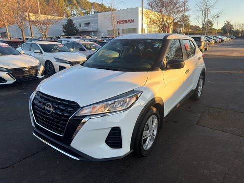 Certified 2023 Nissan Kicks S image 3