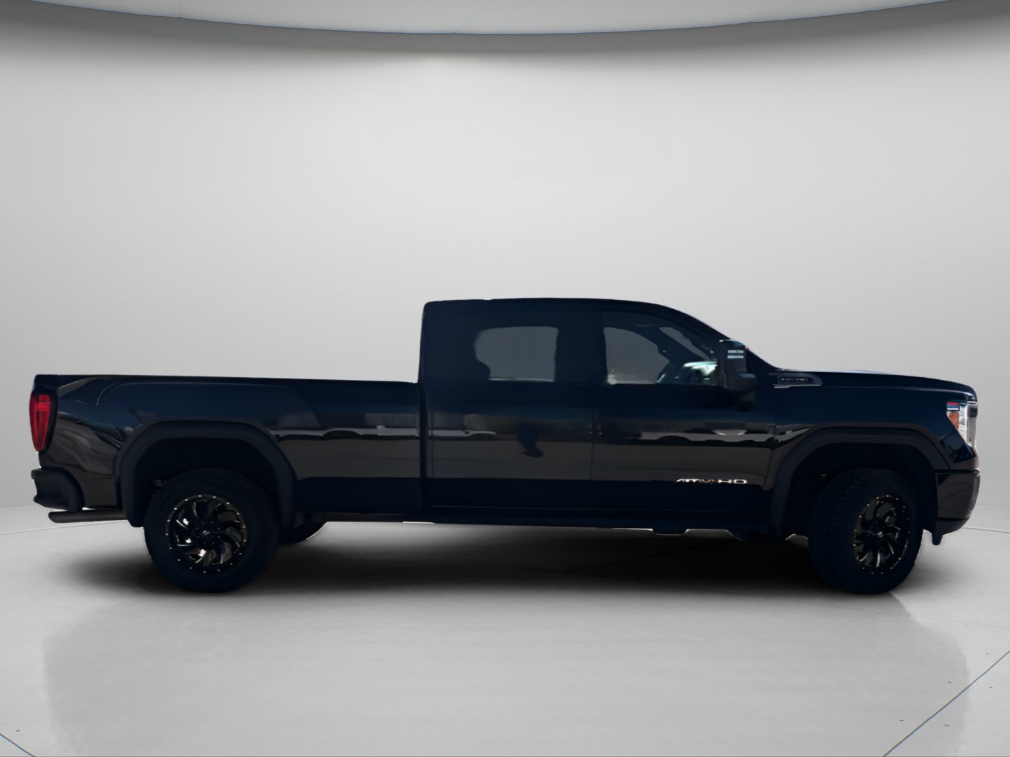 Used 2022 GMC Sierra 2500 AT4 w/ AT4 Premium Plus Package AWD/4WD image 4