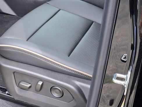 New 2026 GMC Canyon Denali AWD/4WD image 9