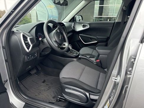 Used 2022 Kia Soul LX w/ Technology Package image 11