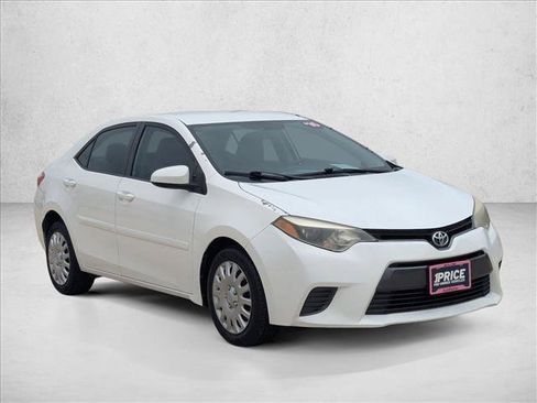 Used 2016 Toyota Corolla LE FWD image 3