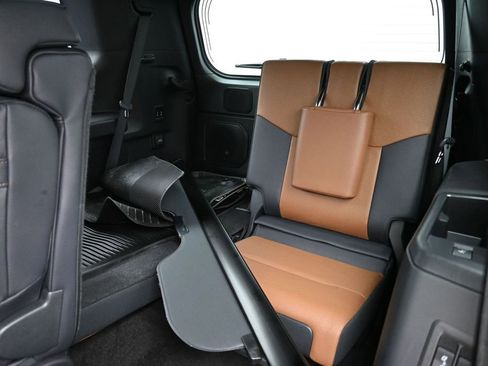 Used 2024 Lexus GX 550 w/ Accessory Package (Z1) AWD/4WD image 24