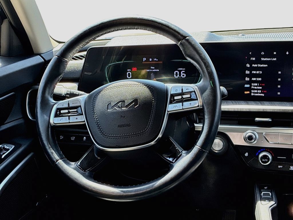 Used 2024 Kia Telluride EX w/ EX Captain's Chair Package AWD/4WD image 24