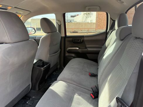 Used 2016 Toyota Tacoma SR5 image 17