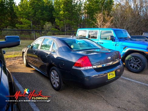 Used 2011 Chevrolet Impala LS image 3