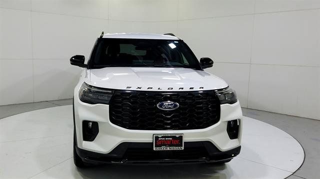 Used 2025 Ford Explorer ST-Line AWD/4WD image 2