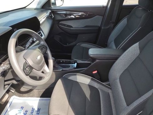 Used 2025 Chevrolet TrailBlazer LT FWD image 11