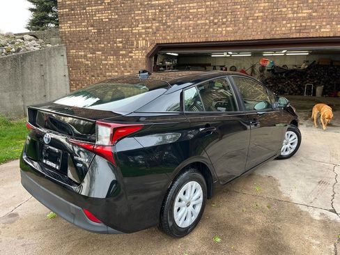 Used 2021 Toyota Prius L Eco FWD image 8