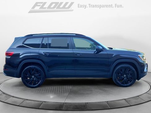 Used 2026 Volkswagen Atlas SE w/ Panoramic Sunroof Package FWD image 10