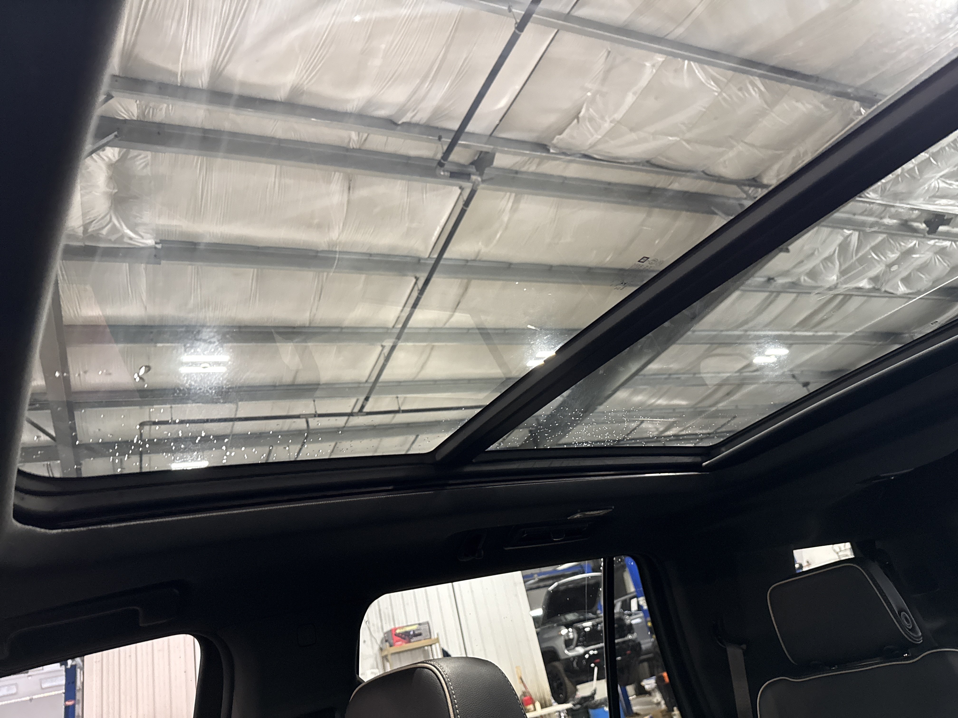 Used 2022 GMC Yukon SLT w/ SLT Luxury Package AWD/4WD image 13