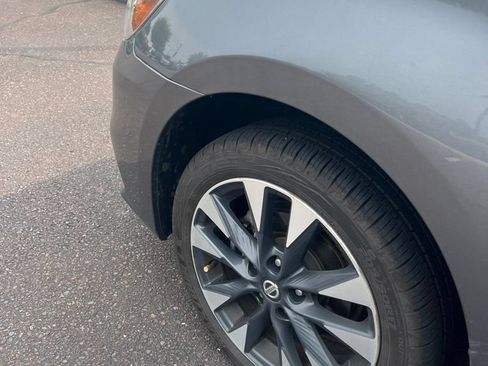 Used 2019 Nissan Sentra SR FWD image 5