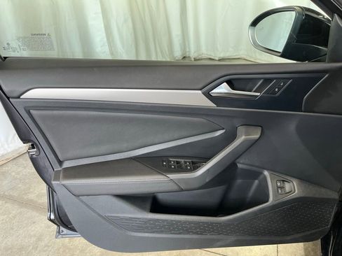 Certified 2024 Volkswagen Jetta Sport image 10