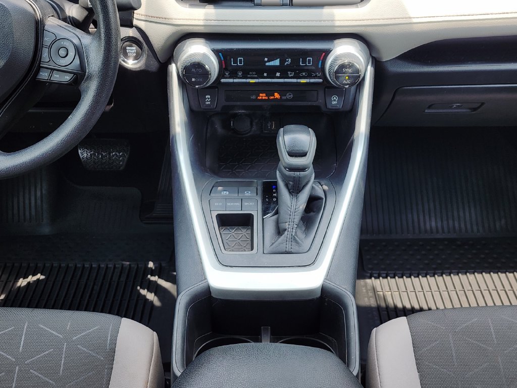 Used 2025 Toyota RAV4 XLE w/ Convenience Package FWD image 22