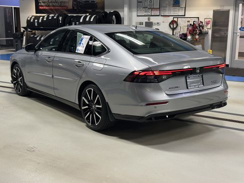 Used 2023 Honda Accord Touring image 6