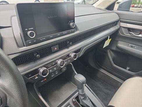 Used 2024 Honda CR-V EX image 19