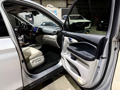 Used 2018 Honda Pilot Elite image 25