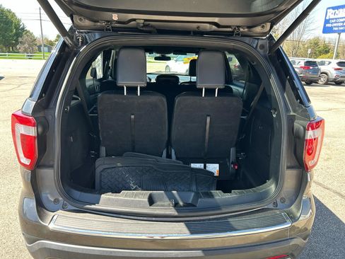 Used 2018 Ford Explorer XLT w/ Equipment Group 202A AWD/4WD image 24