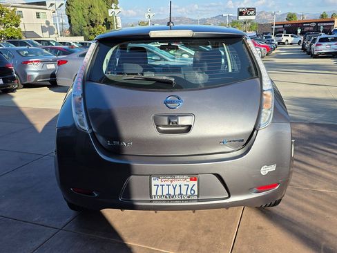 Used 2015 Nissan Leaf SV image 10