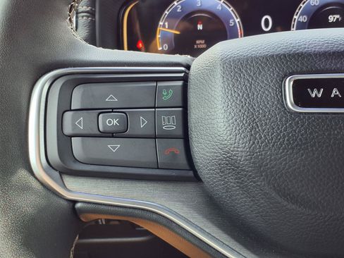 Used 2024 Jeep Wagoneer Series II AWD/4WD image 18