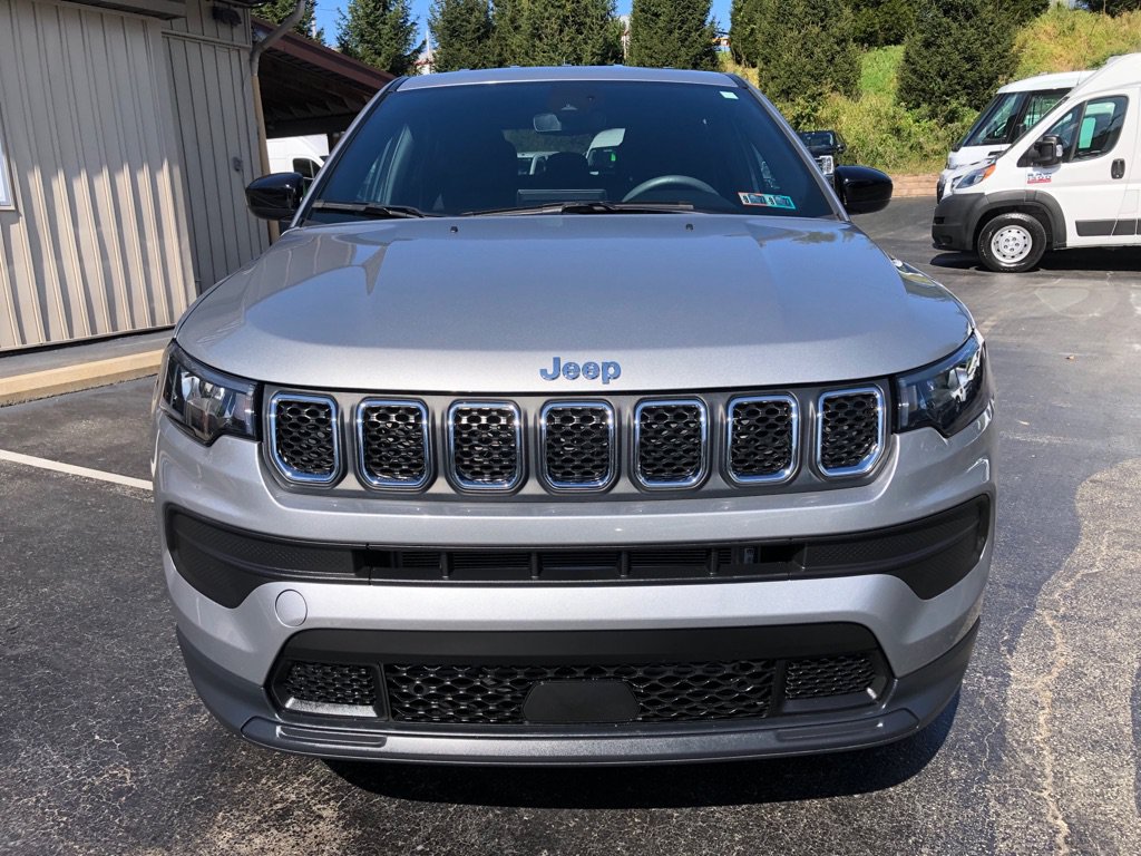 Used 2023 Jeep Compass Sport AWD/4WD image 9
