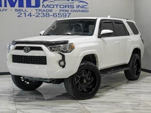 Used 2017 Toyota 4Runner SR5 RWD image 2