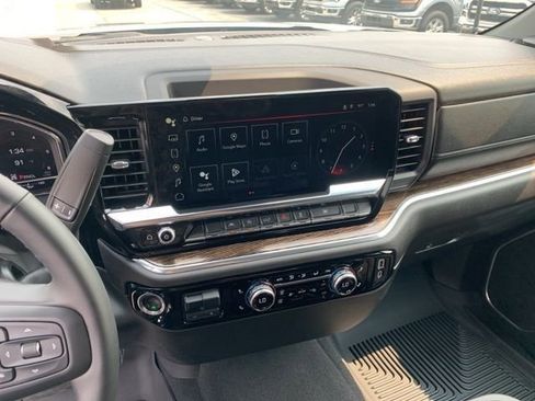 Used 2025 GMC Sierra 1500 Elevation image 19