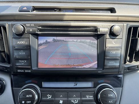 Used 2013 Toyota RAV4 Limited AWD/4WD image 19