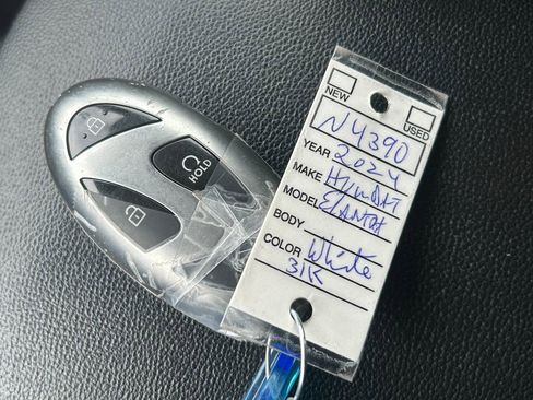 Used 2024 Hyundai Elantra Limited FWD image 39