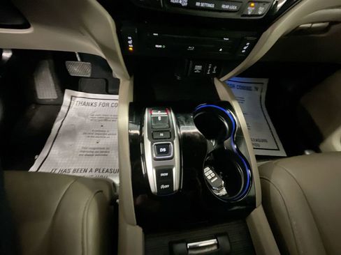 Used 2017 Honda Pilot Touring image 16