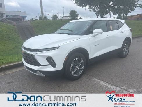 Used 2025 Chevrolet Blazer LT AWD/4WD image 1