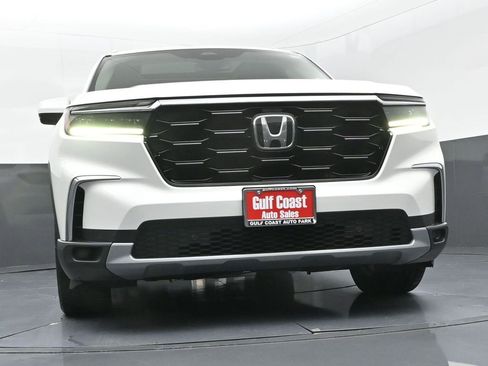 Used 2023 Honda Pilot Touring image 32
