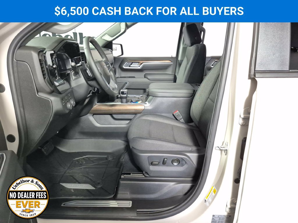 New 2026 Chevrolet Silverado 1500 RST w/ LPO, Dark Essentials Package AWD/4WD image 9