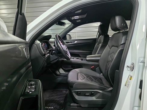 Used 2024 Volkswagen Atlas Cross Sport SE AWD/4WD image 12