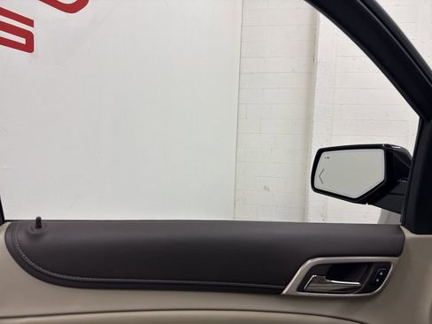 Used 2017 GMC Yukon XL Denali w/ Open Road Package image 39