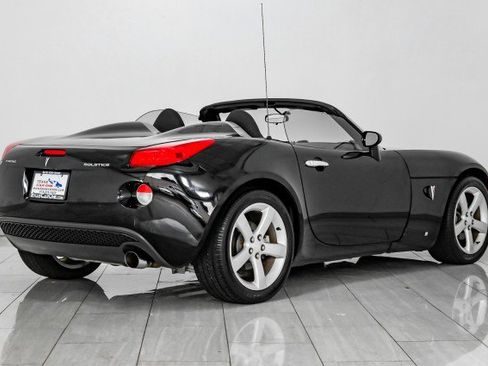Used 2006 Pontiac Solstice Convertible w/ Power Package RWD image 6