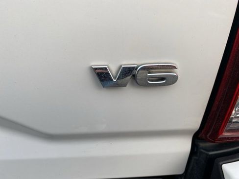 Used 2019 Toyota Tacoma TRD Sport image 14