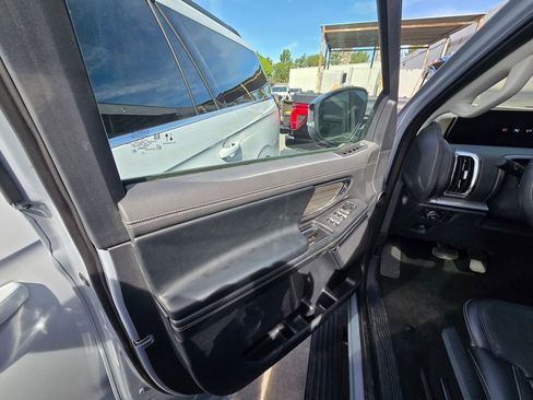 Used 2025 Ford Expedition Max Platinum w/ Driver's Package image 6