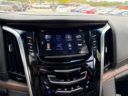 Used 2019 Cadillac Escalade Premium Luxury AWD/4WD image 42