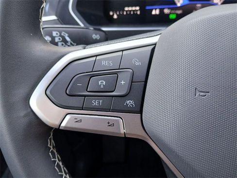 Used 2024 Volkswagen Tiguan SE w/ Panoramic Sunroof Package image 16