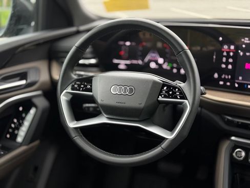 Certified 2025 Audi Q5 Premium w/ Convenience Package AWD/4WD image 11