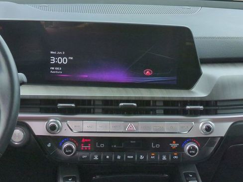 Used 2023 Kia Telluride EX w/ EX Captain's Chair Package AWD/4WD image 18