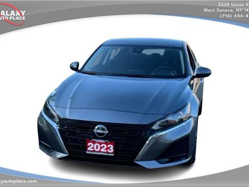 Used 2023 Nissan Altima 2.5 SV image 2