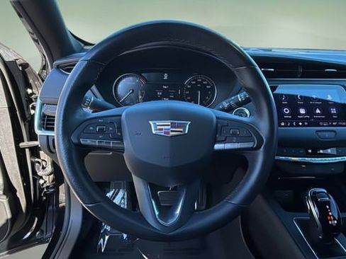 Used 2023 Cadillac XT4 Sport image 11