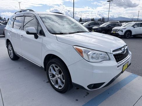 Used 2016 Subaru Forester 2.5i Touring w/ Eyesight & Navigation System image 3