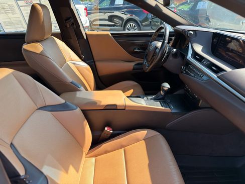 Used 2020 Lexus ES 350 w/ Premium Package FWD image 9